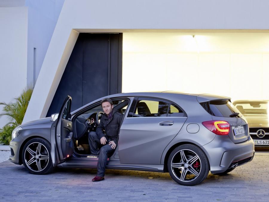  Mercedes-Benz A250 AMG Sport Package 2012 года  (фото 4 из 21)